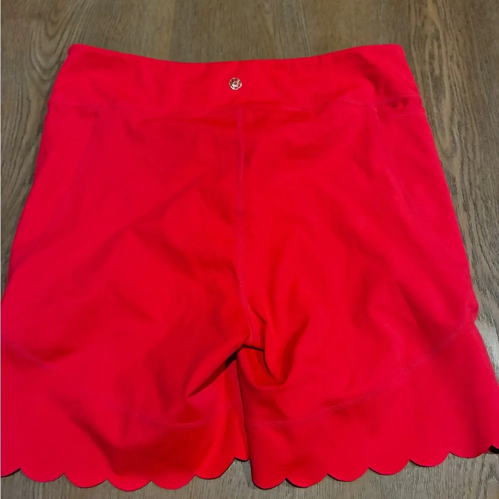 LILLY PULITZER WOMEN WEEKENDER SHORT HIGH RISE SCALLOPED SPICY CORAL - Picture 4 of 5